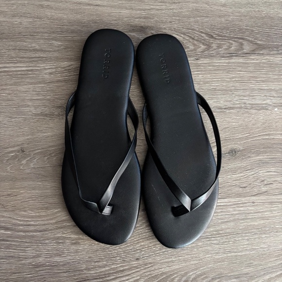 Torrid Black Thong Flip Flop Size 11W - Picture 3 of 4